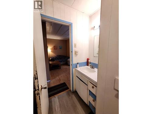 1944 Poplar Avenue, Quesnel, BC - Indoor Photo Showing Bathroom