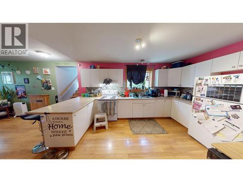 1944 Poplar Avenue, Quesnel, BC - Indoor Photo Showing Kitchen With Double Sink
