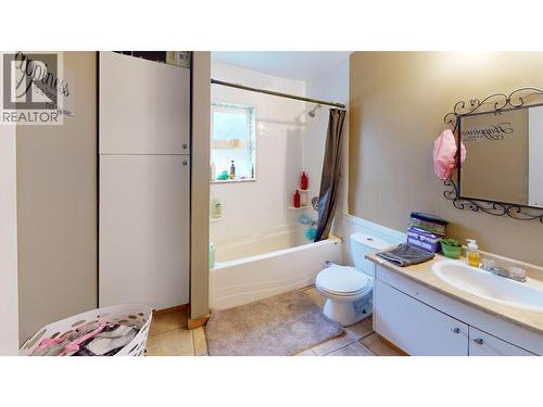 1944 Poplar Avenue, Quesnel, BC - Indoor Photo Showing Bathroom