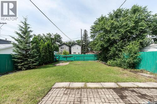 1223 C Avenue N, Saskatoon, SK - Outdoor