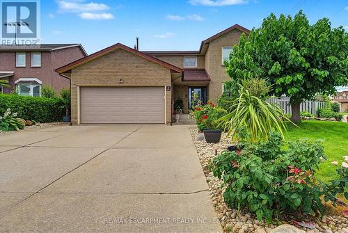 2 Cresthaven Drive, Hamilton, ON - Outdoor