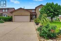 2 CRESTHAVEN DRIVE  Hamilton, ON L8E 4S4