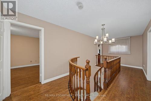 2 Cresthaven Drive, Hamilton, ON - Indoor Photo Showing Other Room