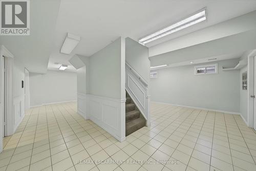 2 Cresthaven Drive, Hamilton, ON - Indoor