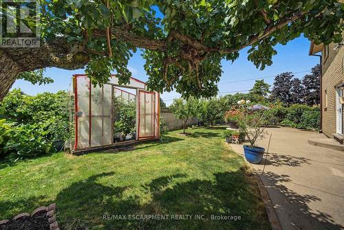 2 Cresthaven Drive, Hamilton, ON - Outdoor