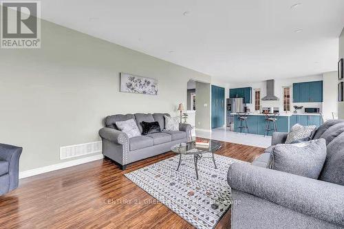 5 Sunset Way, Thorold, ON - Indoor Photo Showing Living Room