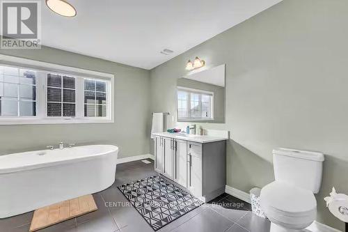 5 Sunset Way, Thorold, ON - Indoor Photo Showing Bathroom