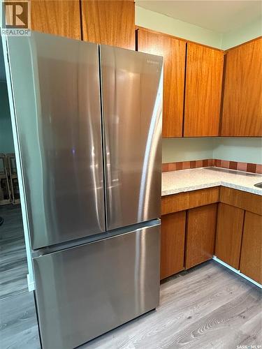 1305 Park Avenue, Weyburn, SK - Indoor Photo Showing Kitchen