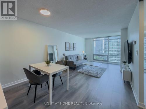 2611 - 81 Navy Wharf Court, Toronto, ON - Indoor Photo Showing Living Room