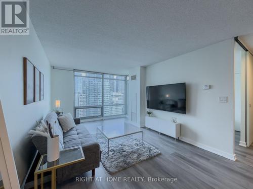 2611 - 81 Navy Wharf Court, Toronto, ON - Indoor Photo Showing Living Room