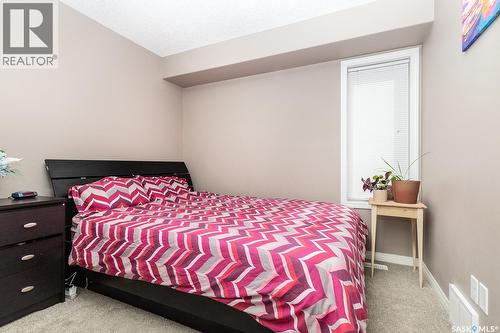 118 125 Willis Crescent, Saskatoon, SK - Indoor Photo Showing Bedroom