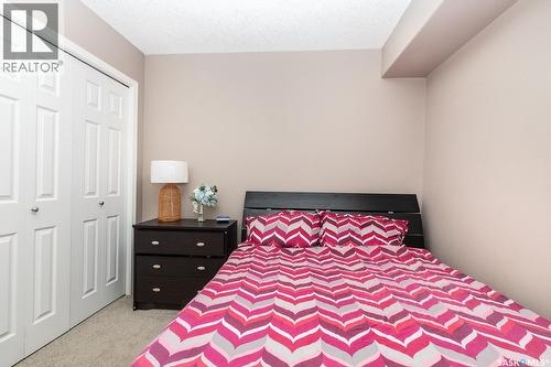 118 125 Willis Crescent, Saskatoon, SK - Indoor Photo Showing Bedroom