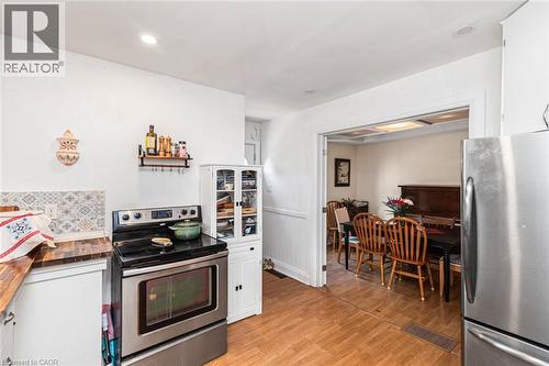 52 Cameron Avenue S, Hamilton, ON - Indoor Photo Showing Kitchen