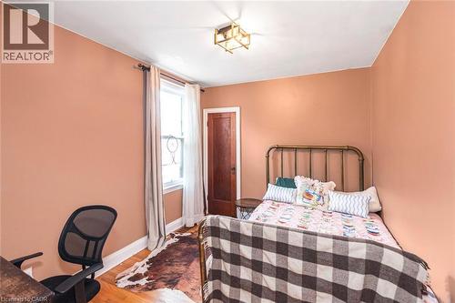 52 Cameron Avenue S, Hamilton, ON - Indoor Photo Showing Bedroom