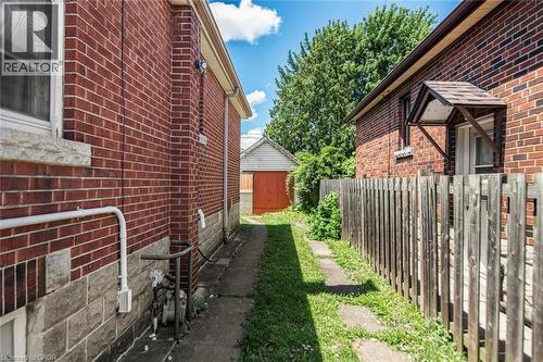 52 Cameron Avenue S, Hamilton, ON - Outdoor