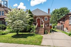 52 CAMERON Avenue S  Hamilton, ON L8K 2W9