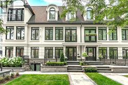 146 REYNOLDS STREET Oakville, ON L6J 3K9