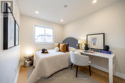 4094 Teakwood Drive, Mississauga, ON - Indoor Photo Showing Bedroom