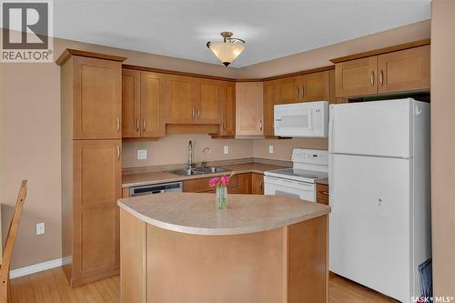2 3101 Tregarva Road E, Regina, SK - Indoor Photo Showing Kitchen With Double Sink