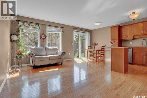 2 3101 Tregarva Road E, Regina, SK - Indoor Photo Showing Living Room