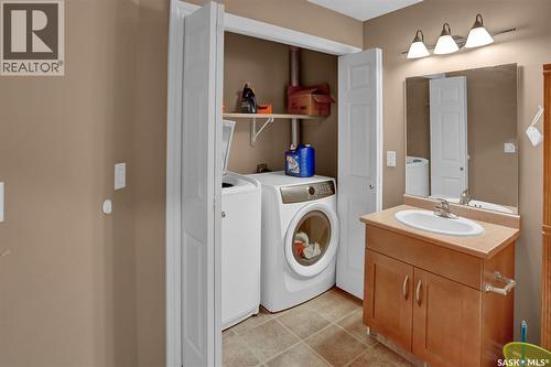 2 3101 Tregarva Road E, Regina, SK - Indoor Photo Showing Laundry Room