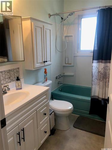 244 Northern Avenue, Canora, SK - Indoor Photo Showing Bathroom