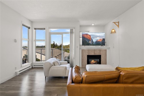#404-1258 Esquimalt Rd  Esquimalt, BC V9A 3A3