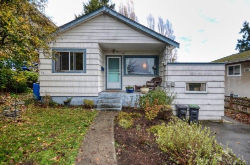 871 Fleming St, Esquimalt, BC 