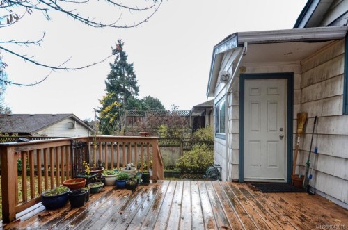 871 Fleming St, Esquimalt, BC 