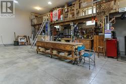 ATTACHED SHOP - 