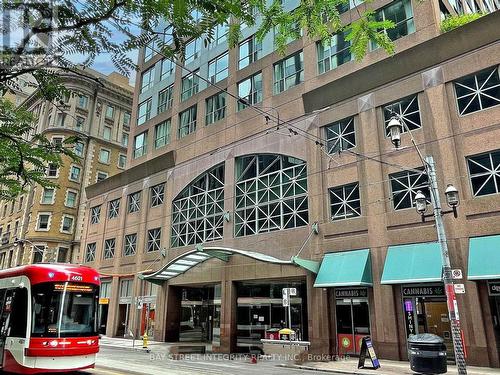 917 - 7 KING STREET E  Toronto, ON M5C 1B2