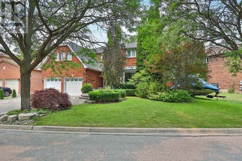4 HASHBURY PLACE  Markham, ON L3T 7H4
