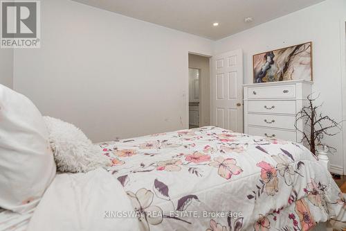 891 Stonebridge Avenue, Mississauga, ON - Indoor Photo Showing Bedroom