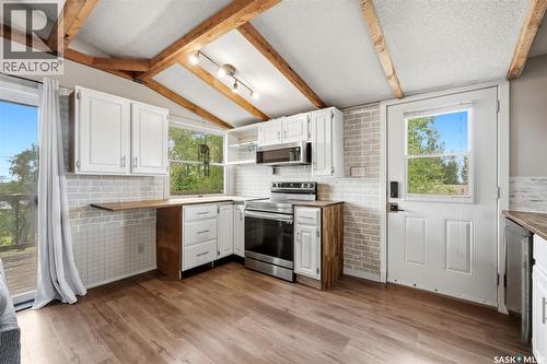 213 Grove Avenue, Saskatchewan Beach, SK - Indoor Photo Showing Kitchen