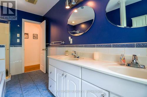 2 Cedarview Drive, Toronto, ON - Indoor Photo Showing Bathroom