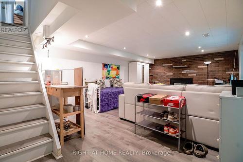 2 Cedarview Drive, Toronto, ON - Indoor