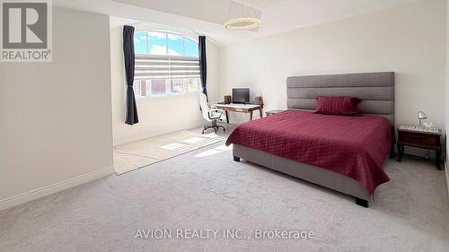 76 Maple Fields Circle, Aurora, ON - Indoor Photo Showing Bedroom