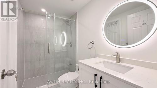 76 Maple Fields Circle, Aurora, ON - Indoor Photo Showing Bathroom
