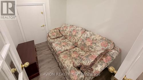 76 Maple Fields Circle, Aurora, ON - Indoor Photo Showing Other Room