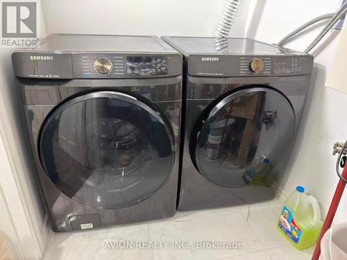76 Maple Fields Circle, Aurora, ON - Indoor Photo Showing Laundry Room
