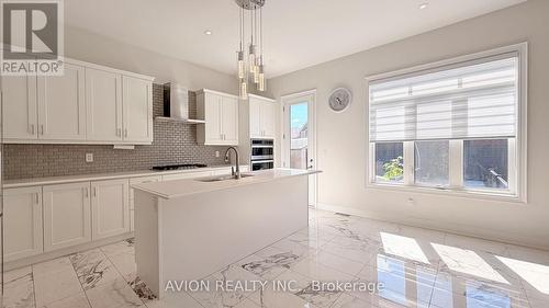 76 Maple Fields Circle, Aurora, ON - Indoor Photo Showing Kitchen