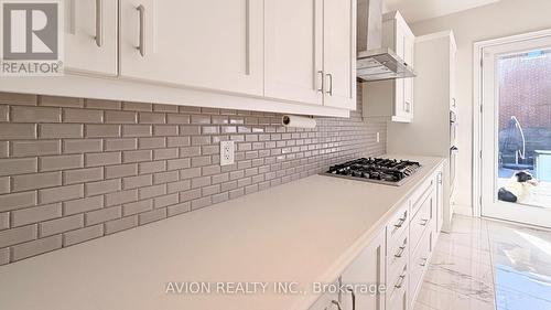 76 Maple Fields Circle, Aurora, ON - Indoor Photo Showing Kitchen