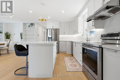 111 Gorman Park Road, Toronto, ON - Indoor Photo Showing Kitchen With Upgraded Kitchen
