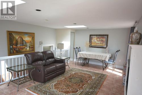 29 Ellesboro Drive, Mississauga, ON - Indoor Photo Showing Living Room