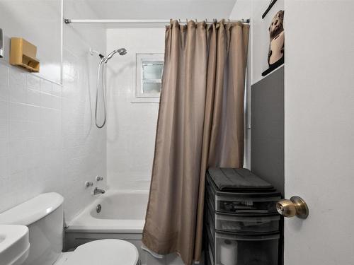 39 Punch Bowl Drive, Halifax, NS - Indoor Photo Showing Bathroom