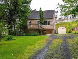 39 Punch Bowl Drive  Halifax, NS B3P 2C4