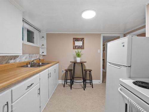 39 Punch Bowl Drive, Halifax, NS - Indoor Photo Showing Kitchen With Double Sink
