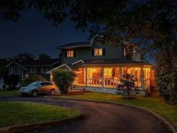 8 Glen Manor Drive  Dartmouth, NS B3A 3S5