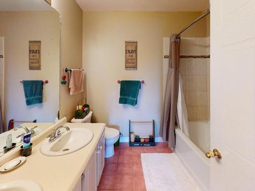 8 Glen Manor Drive, Dartmouth, NS - Indoor Photo Showing Bathroom