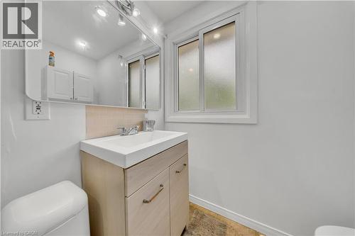 51 Shadeland Crescent, Kitchener, ON - Indoor Photo Showing Bathroom